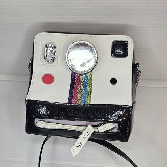 Betsey Johnson Oh Snap Kitsch polaroid camera crossbody bag purse - Picture 4 of 10